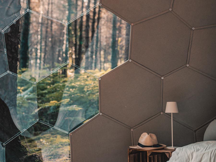 Paroi du dôme de glamping - hall transparent, demi-couvert