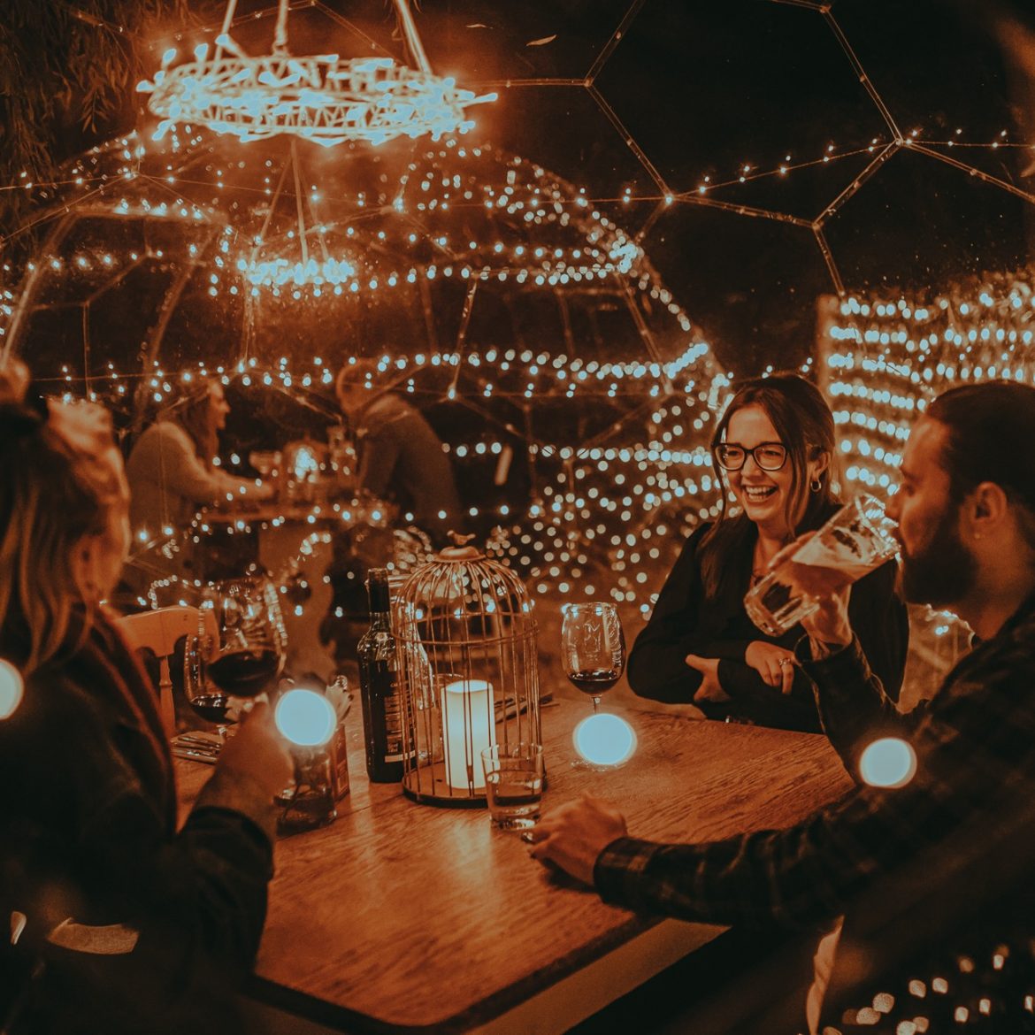 Esperienza culinaria in cupola con gli amici