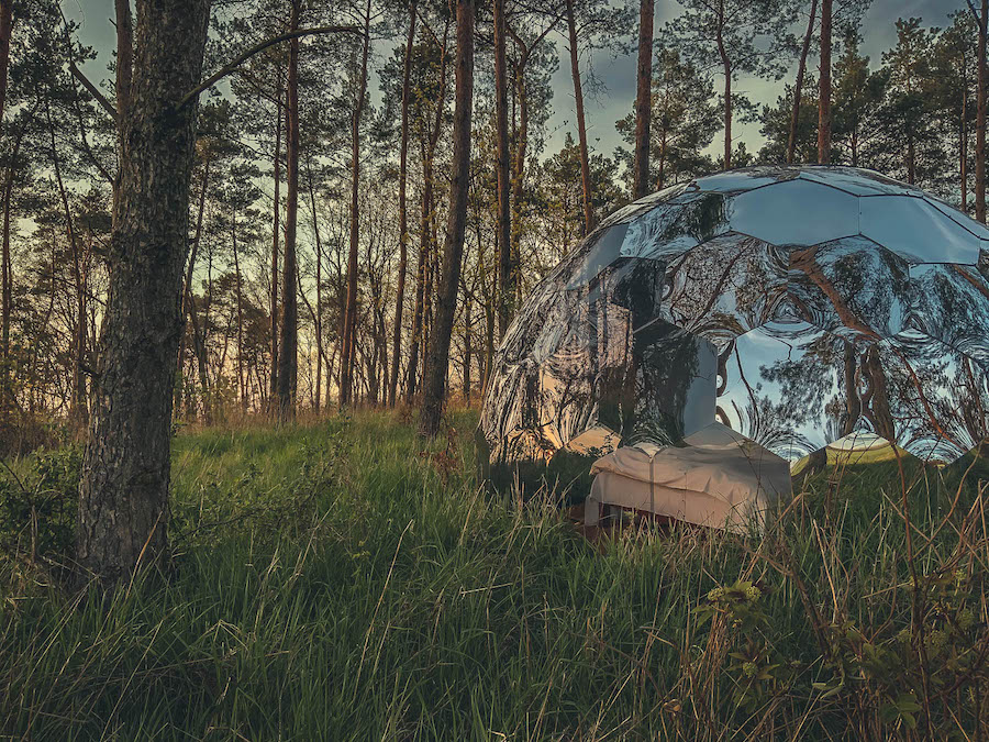 Ein schönes Glamping-Pod im Wald