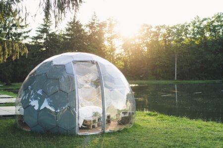 Glamping dome in nature by the river