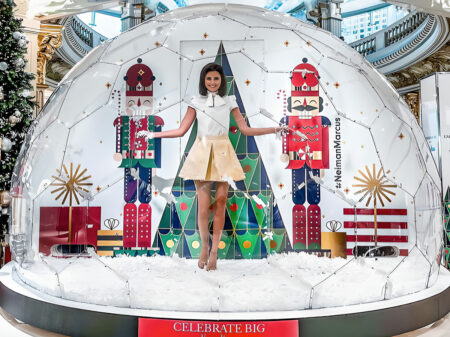 2 SNOW GLOBE C