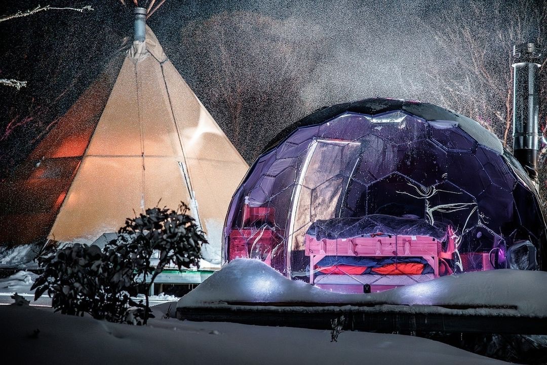 Un bellissimo glamping nella stagione invernale