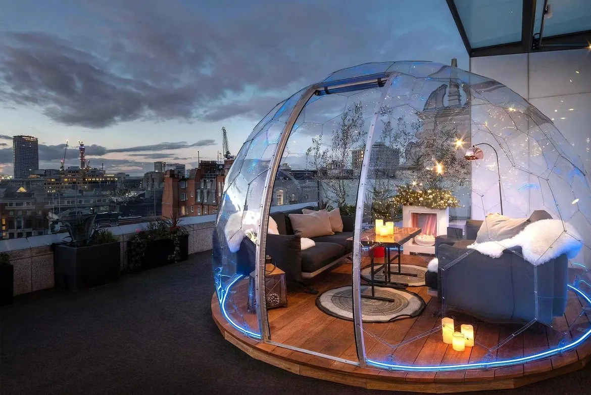 Rooftop dining pod