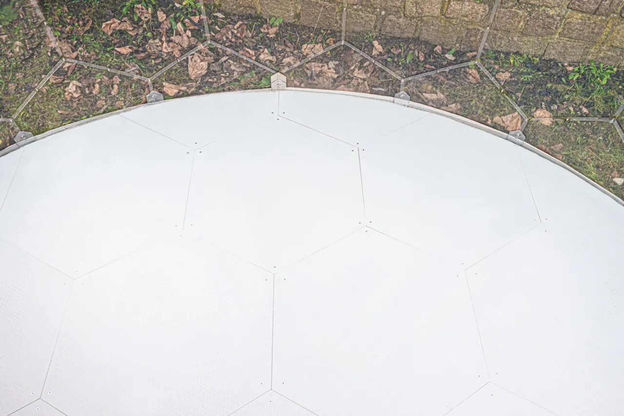 garden dome's insulated floor