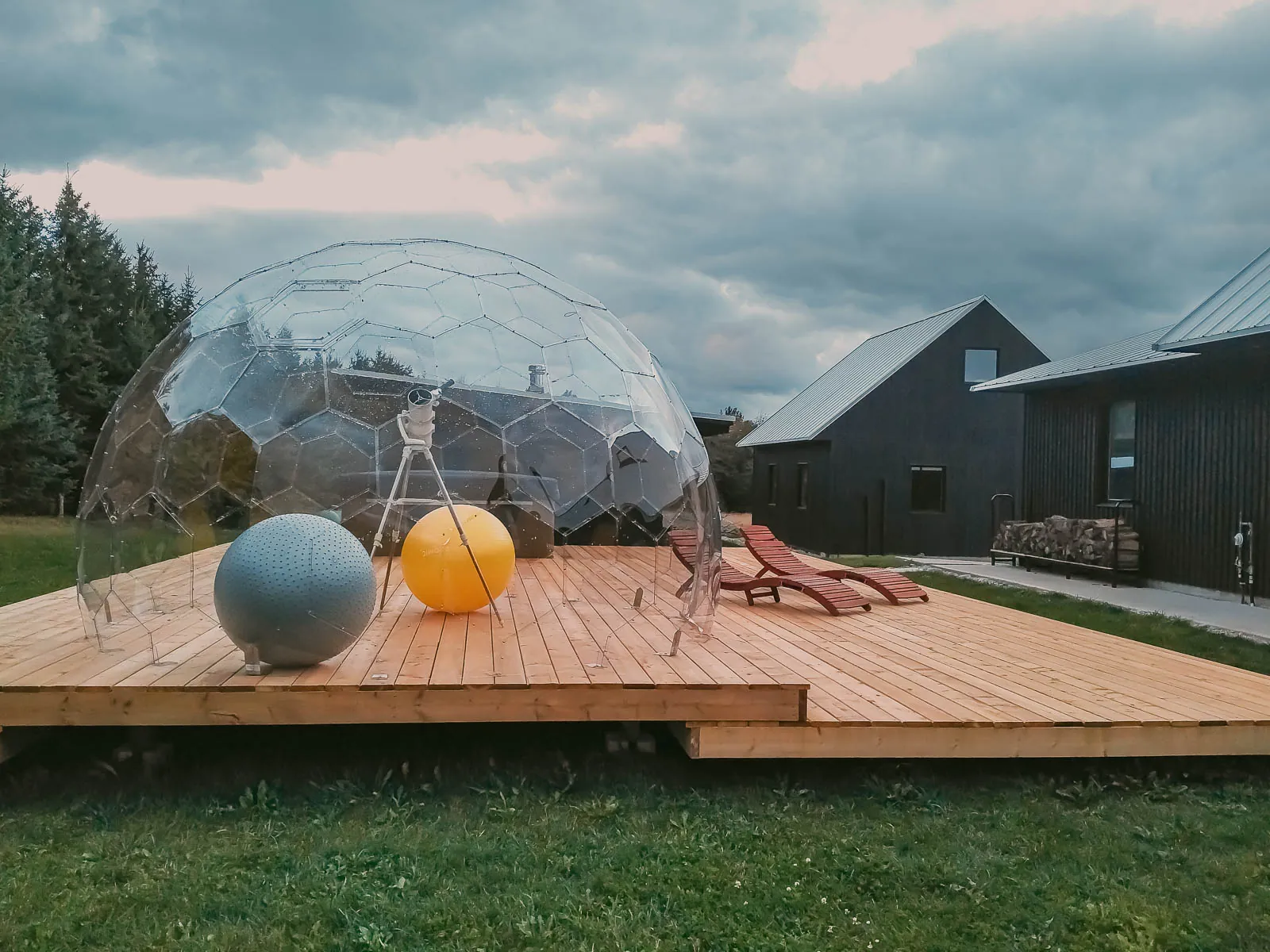 Practising Yoga Outdoors: Garden Dome as a Dedicated Yoga Room