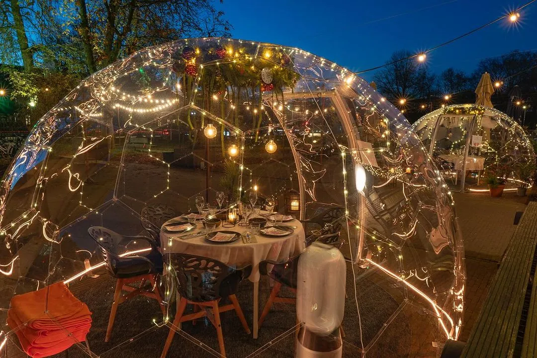 Two Hypedome dining pods in In De Kazerne