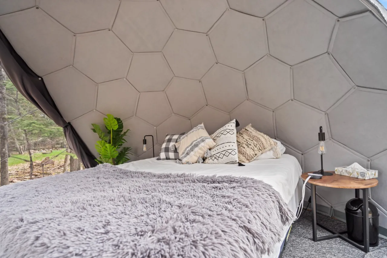 Hypedome mirror bedroom Airbnb geodome