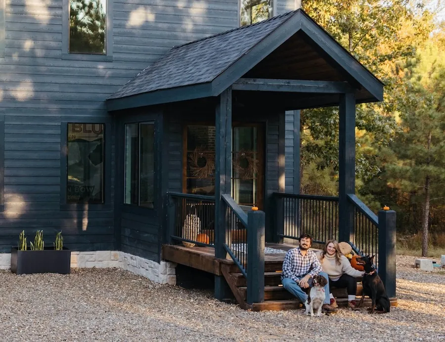 Visiting the Misty Blue Cabin: Helene and Michael Sula’s Unique Escape in Oklahoma