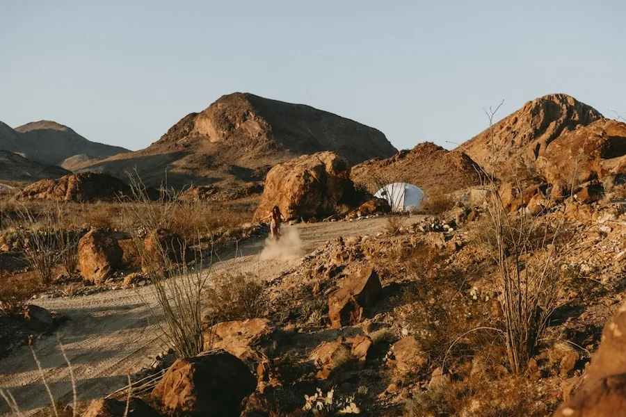 The desert landscape of Space Cowboys, Terlingua