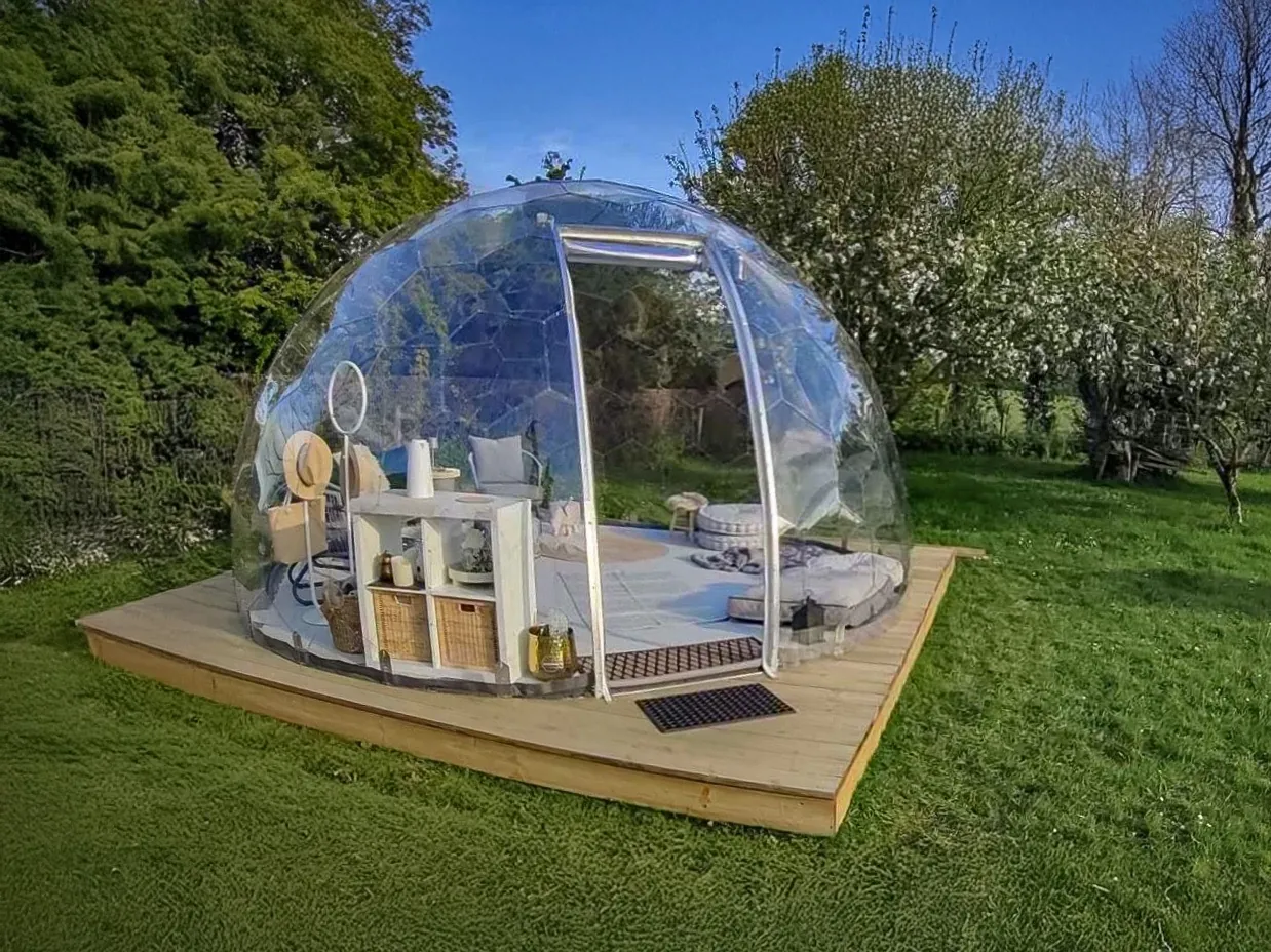 Hypedome in a windy orchard
