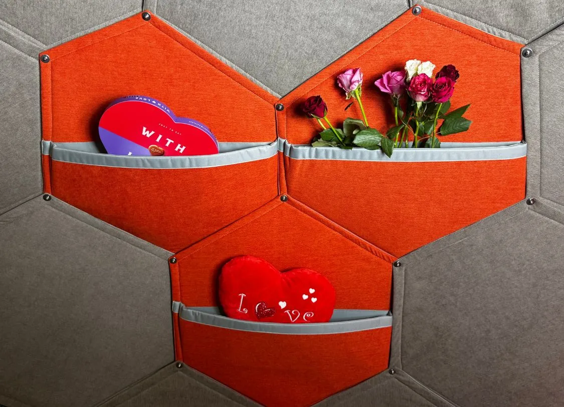 red Hype.wall pockets