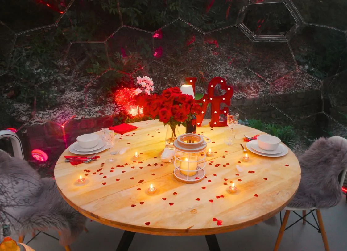 Hypedome garden dome in a romantic dinner setting